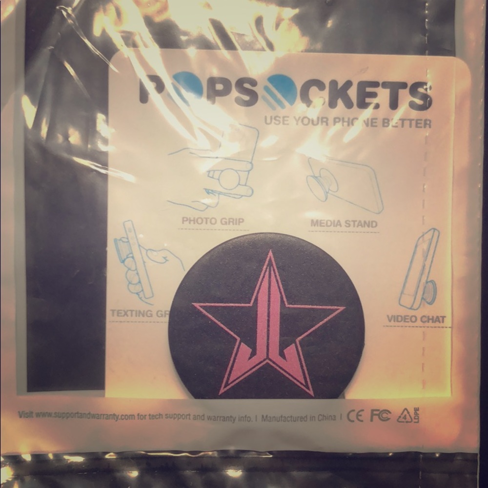 Jeffree Star pop socket!